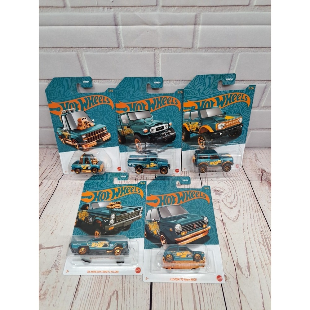 Hot Wheels Set 1-5 Cars, 2024 Pearl & Chrome 56th Anniversary (No Chase) HWH54